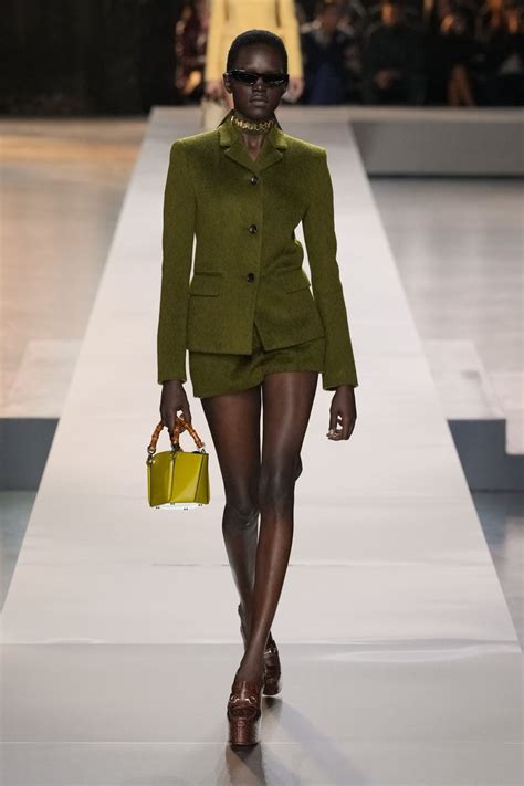 gucci velluto verde|Verde Gucci, Autunno/Inverno 2024 .